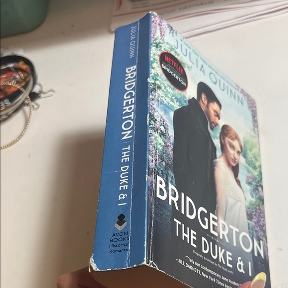 Bridgerton: The Duke & I Book - Picture 4 of 4